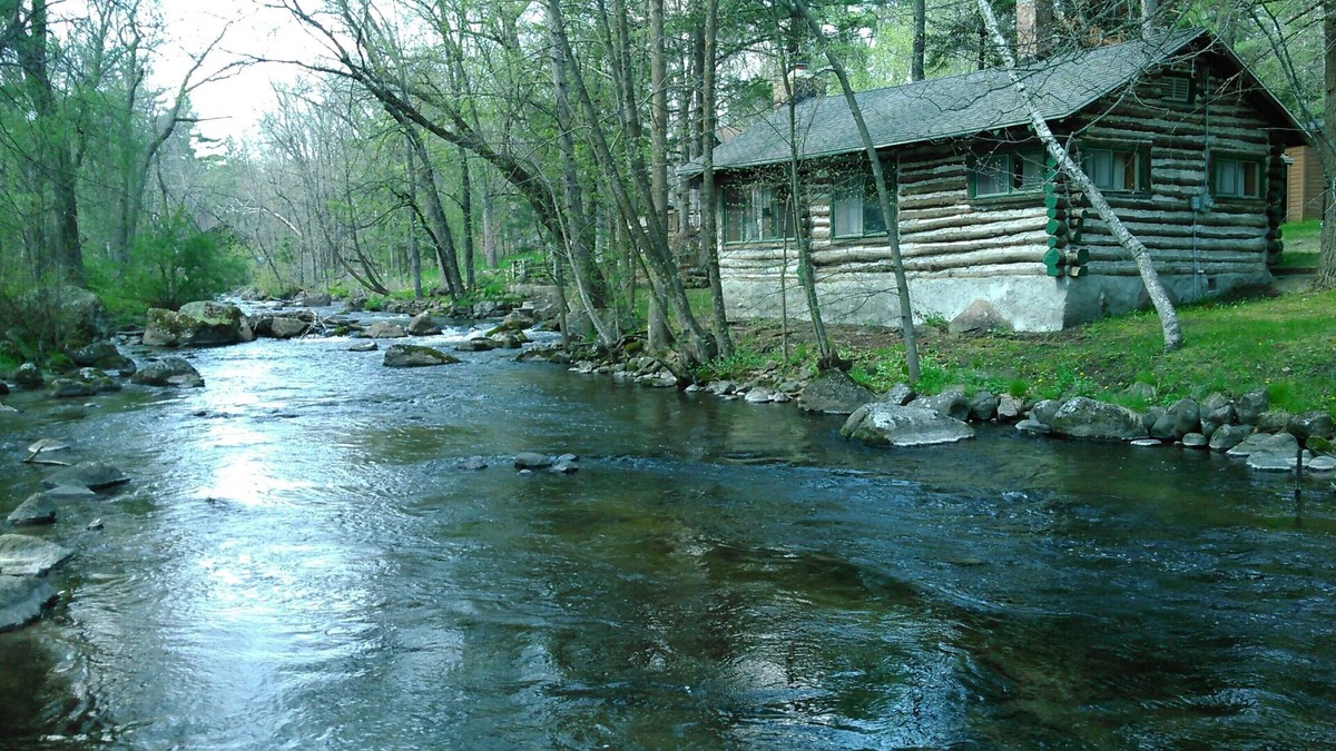 Pine River Cabin | Unique Cabin in Waushara County
