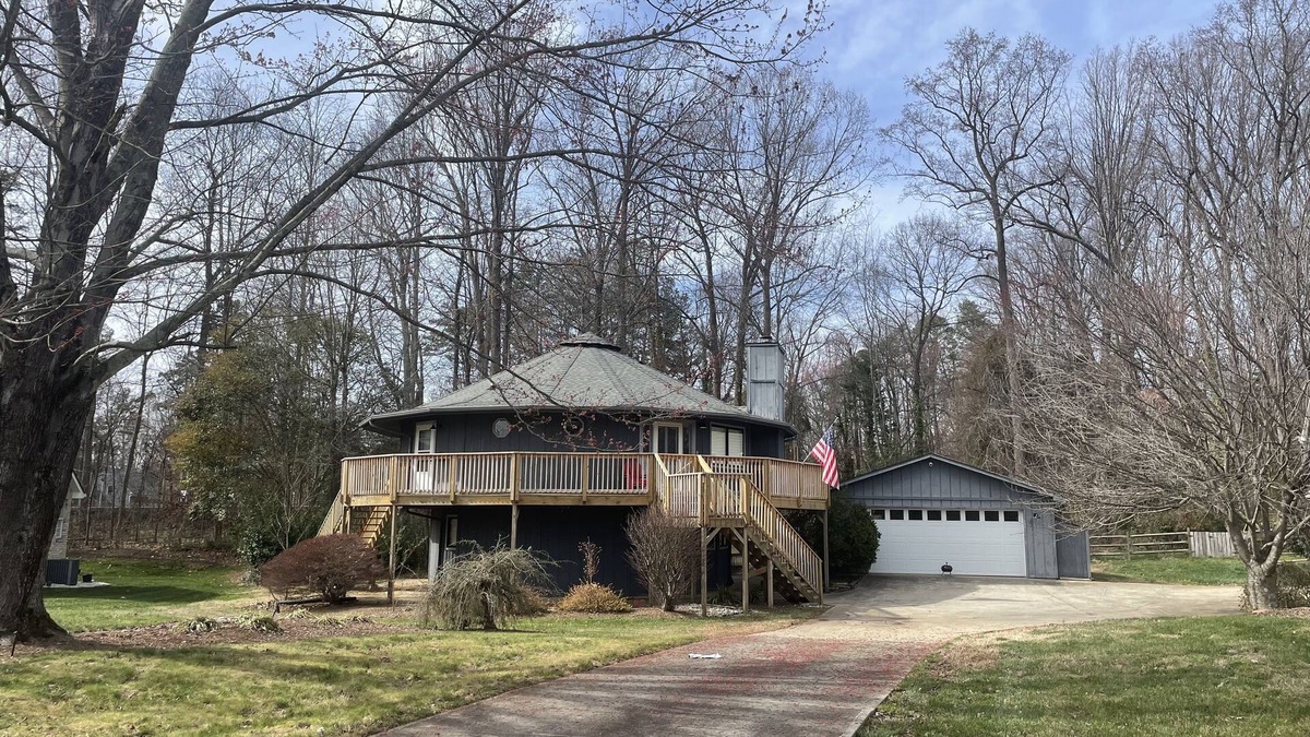 Mount Mourne House | Unique Cozy Home with Lake Norman Views