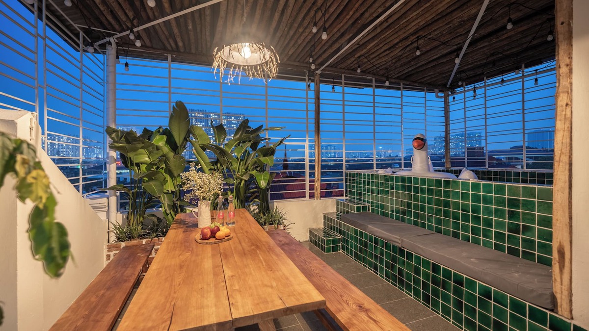 Hai Ba Trung Hotel | UNIQUE Creative - Wooden Design - Rooftop Jacuzzi