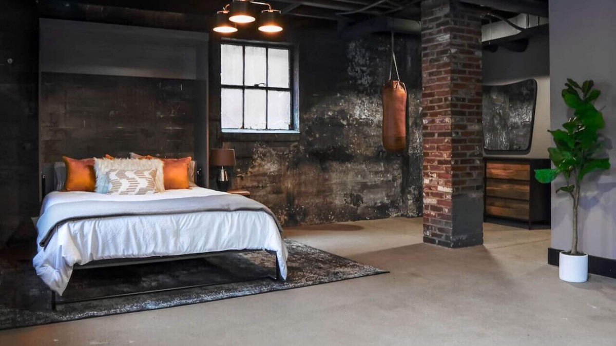 Shelbyville Apartment | Unique Downtown Studio with an Industrial Vibe