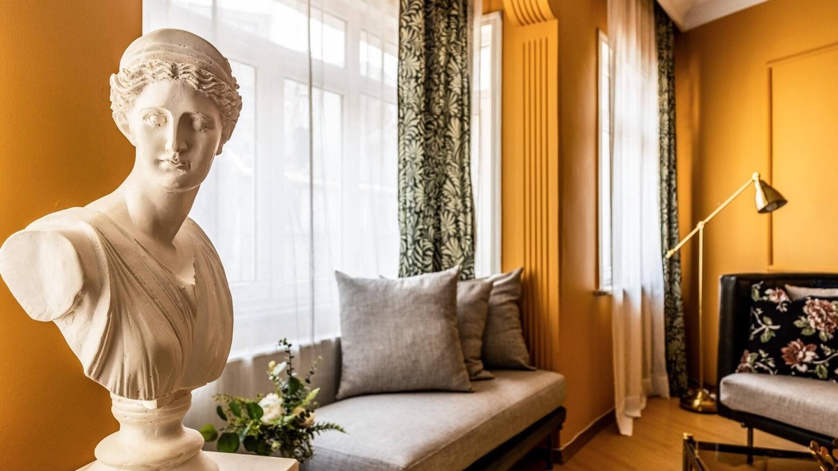 Tophane Apartment | Unique Flat w Balcony 5 min to Istiklal Street