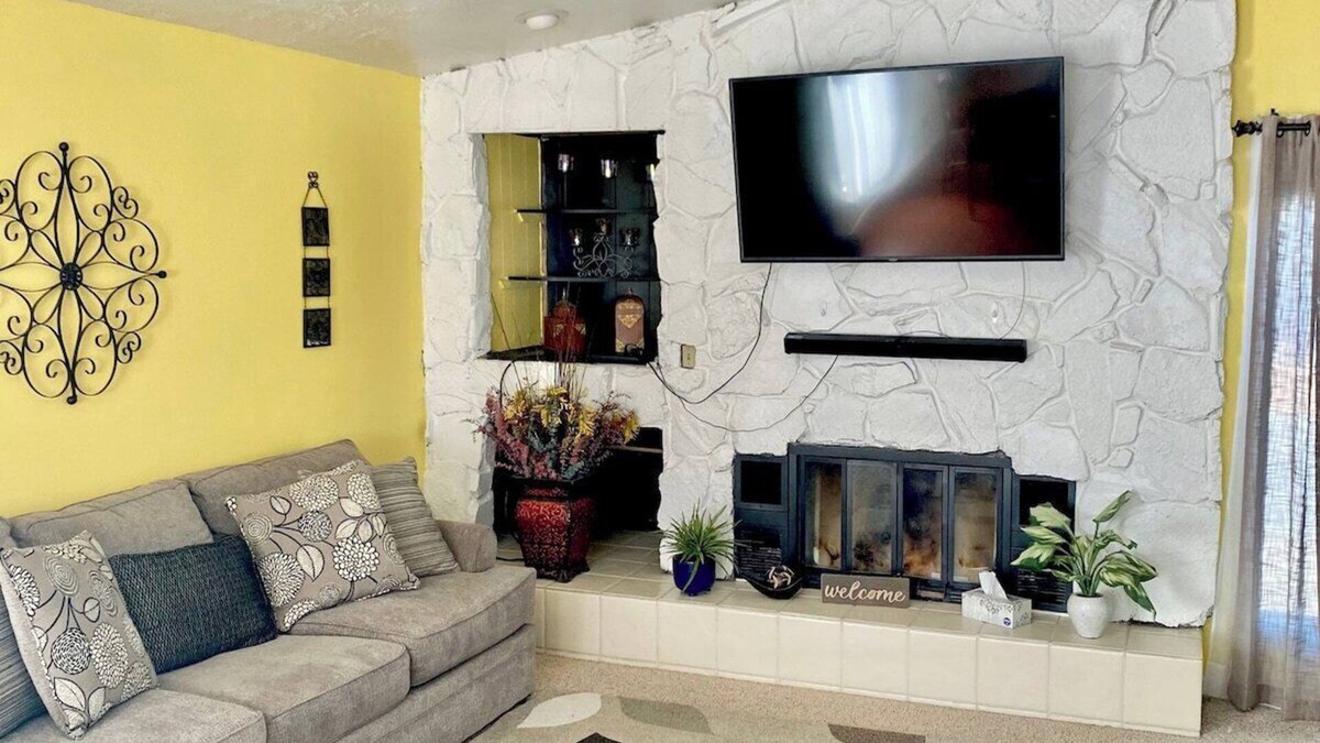 Pocatello House | Unique Home Near Temple and Parks, great for families!
