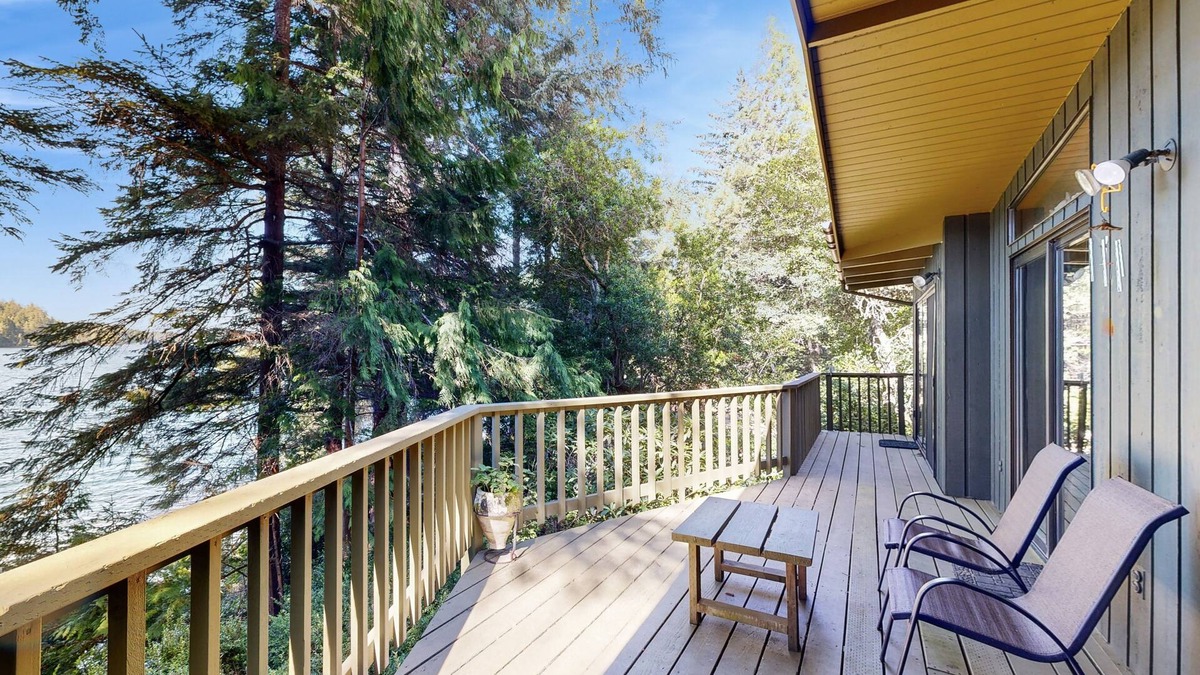 Dunes City Cabin | Unique lakefront cabin near the dunes with a private dock & fireplace