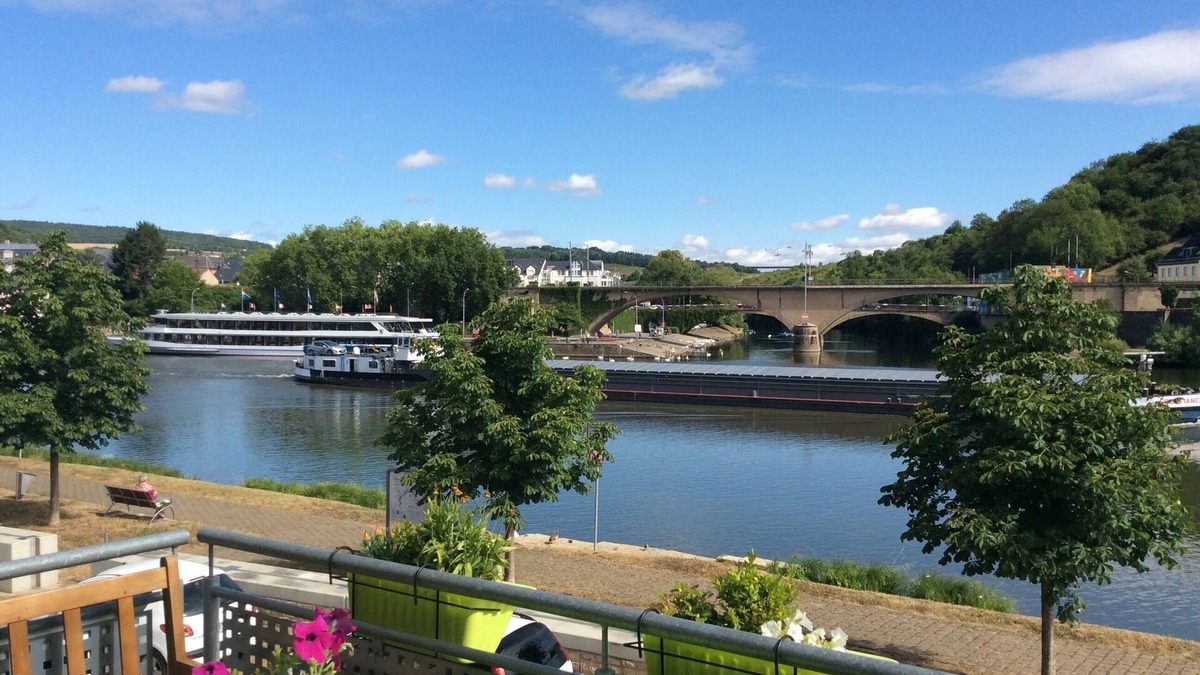 Oberbillig Apartment | Unique location right on the Moselle and the bike path. Luxembourg border
