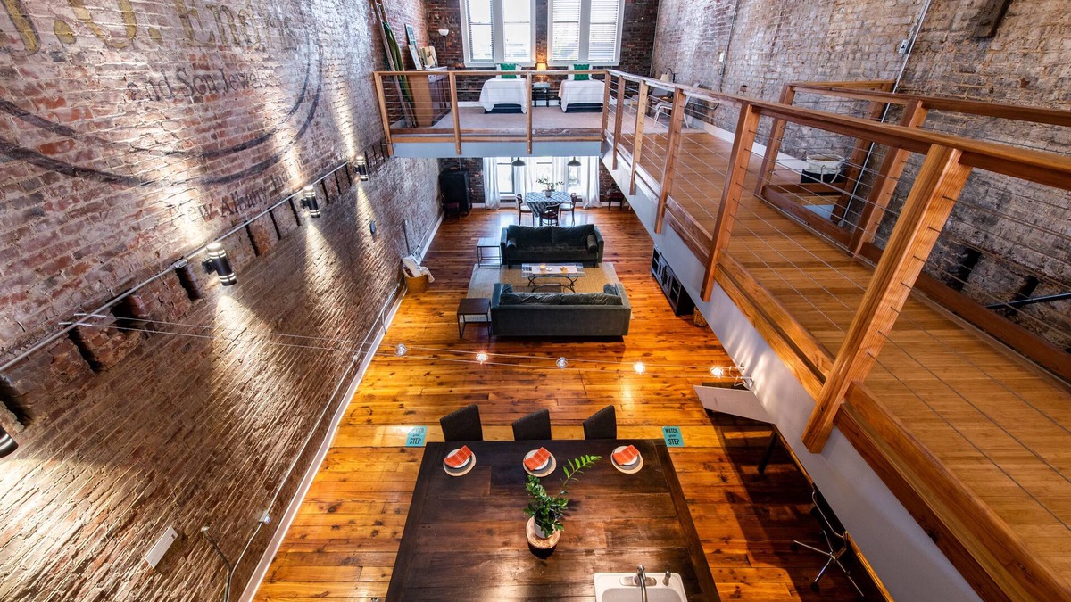 New Albany House | Unique Loft in Downtown NA, Walk to Dinner & Shops, Poker Table, Bikes & Garage