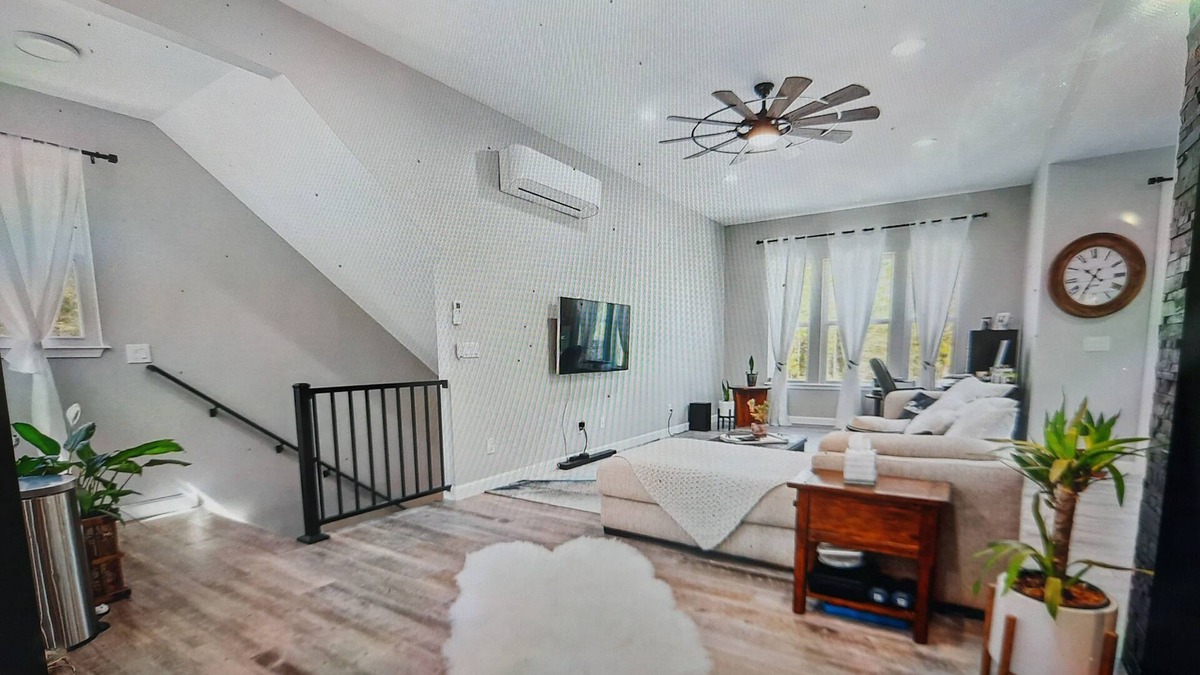 Putnam Hall House | Unique Loft with upstairs open floor plan with 4 car garage