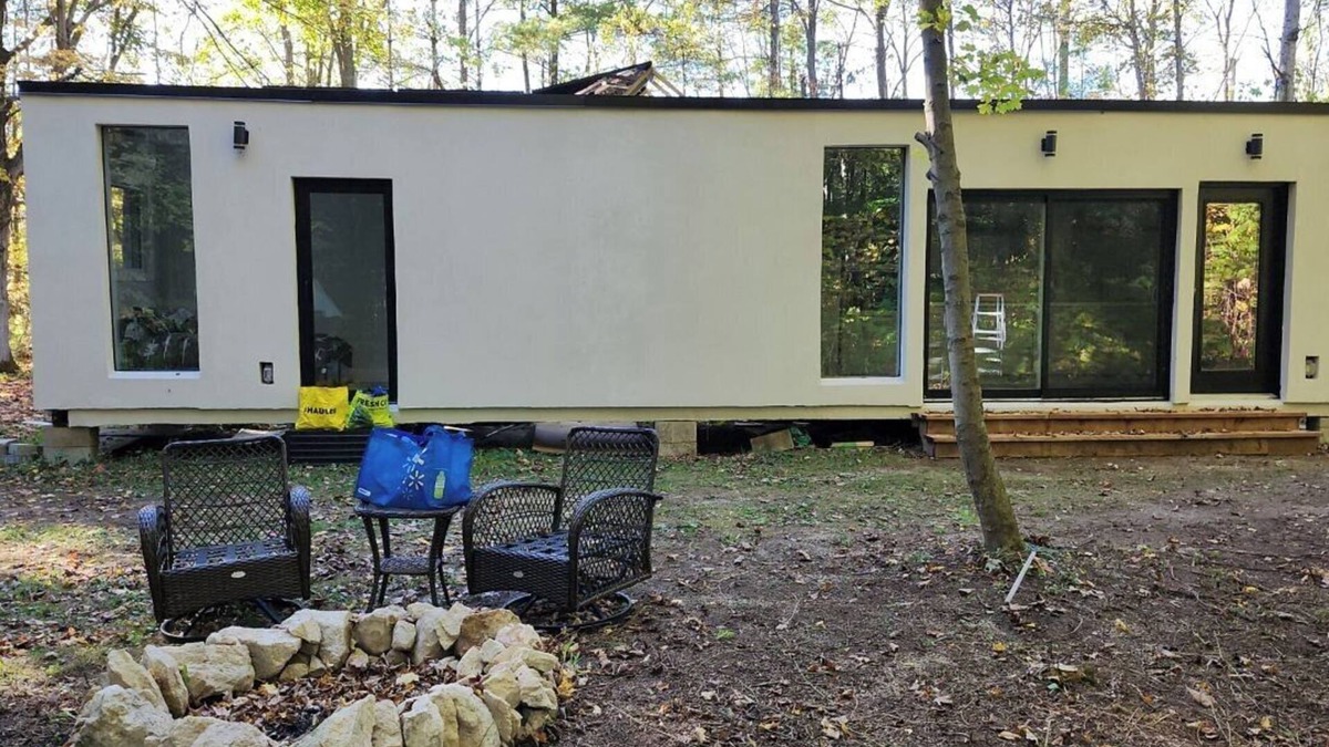 Milton Cabin | Unique Off-Grid Getaway- Come Stay &Explore!