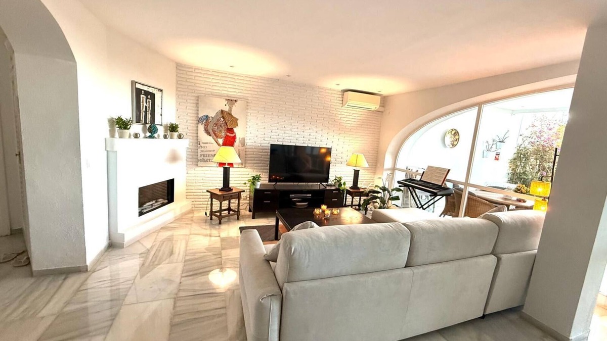 Elviria Ski Chalet | Unique property in Marbella Costa del Sol, spectacular views, close to beach