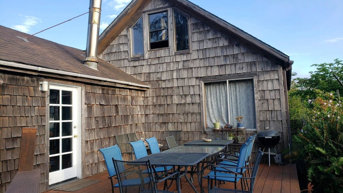 Elk House | Unique Redwood home built 1920 with hot tub & short walk to the Elk beach