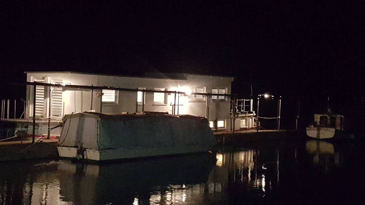 Hersel Boat Rental | Unique - rent in the quiet Rheinarm in the Herseler Werth