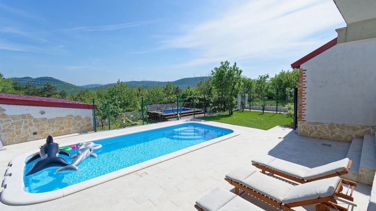 Neoric Villa | Unique retreat Apartment Harmony with private pool