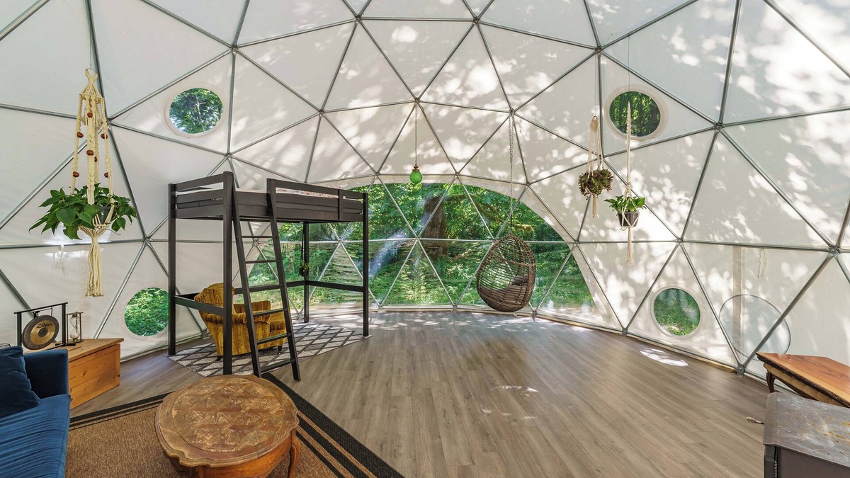Kalama Apartment | Unique Riverfront Geo Dome
