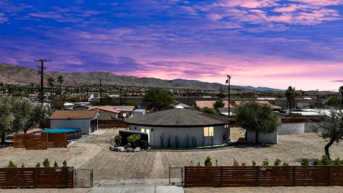 Desert Hot Springs House | Unique Round House w/Fire Pit
