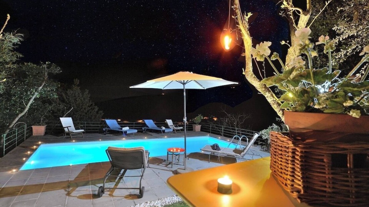 Velva Villa | Unique Seaview Retreat