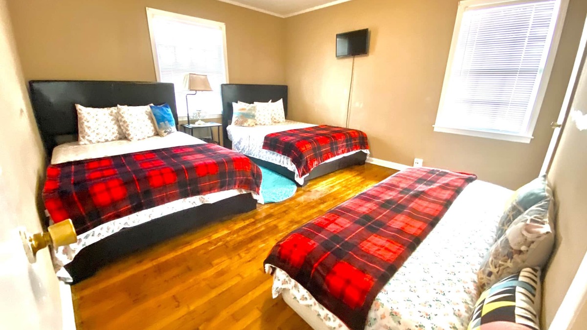Stockbridge House | 🔺Unique Space 🔺Awesome-3BR/1.5BT/Fenced/5*Clean/Private/Safe/WiFi-TV🔺@S-ALT