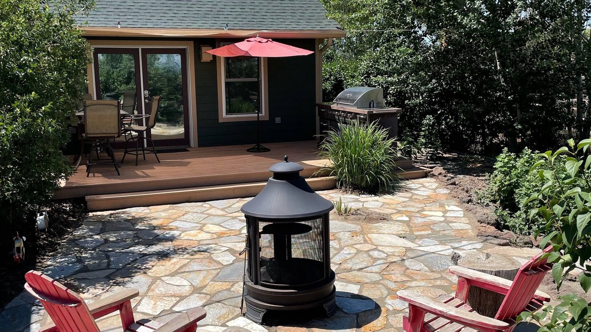 Alfalfa House | Unique Stay on a Working Bison and Yak Ranch