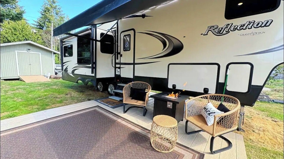 Bonney Lake House | Unique stay where Camper meets resort. Lake front and countless amenities.
