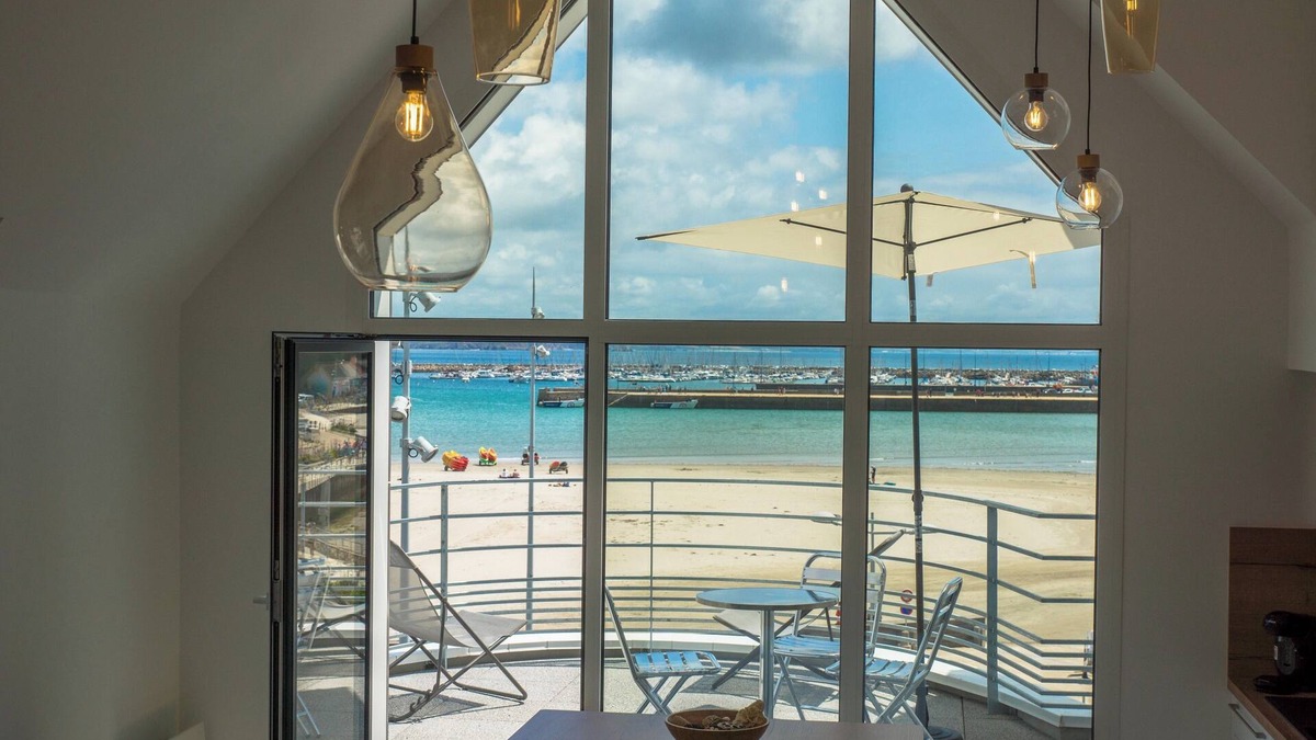 Crozon Apartment | Unique view of Morgat beach, private parking