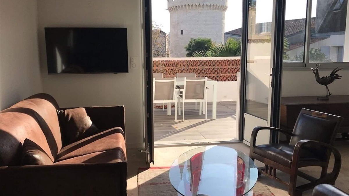 La Rochelle City Centre Apartment | UNIQUE VIEW TOUR DE LA LANTERNE Apartment WITH TERRACE 2-4 PERS.