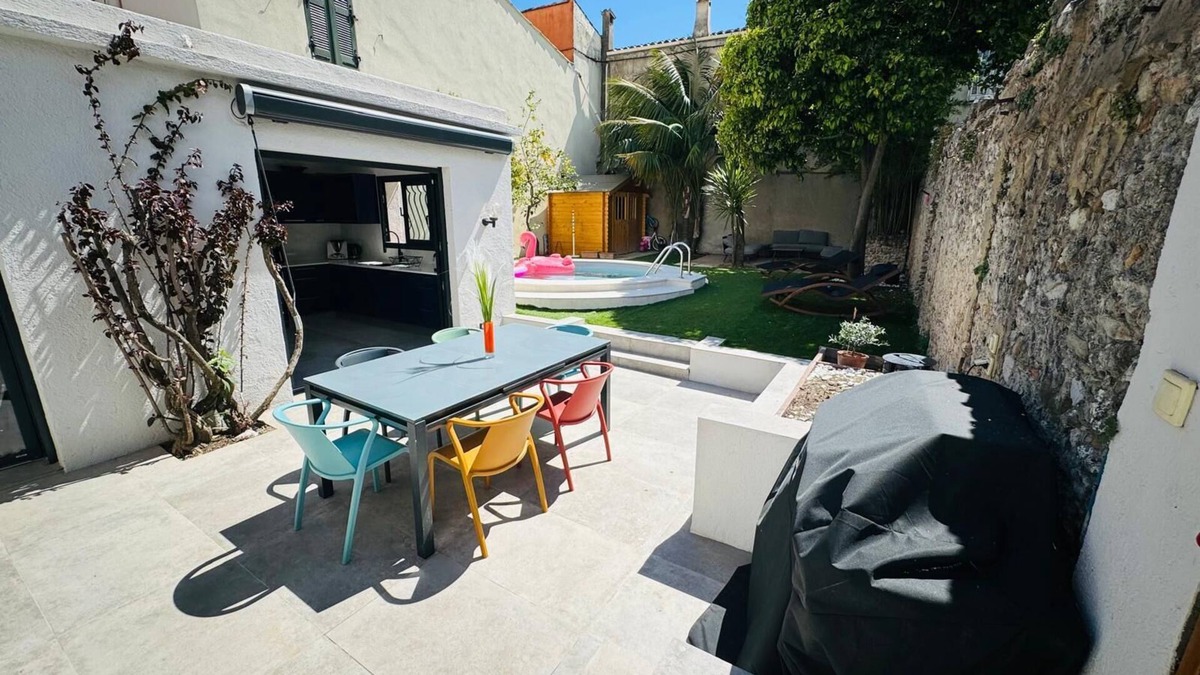 Antibes City Centre House | Unique : Villa au Coeur du Vieil Antibes Avec Piscine!