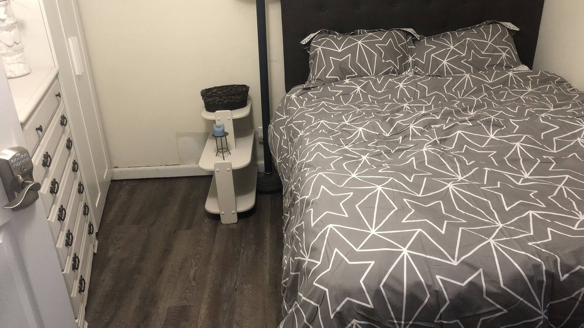 Middletown Apartment | Uniquely Historic & Quaint Room in the center of downtown Middletown,DE