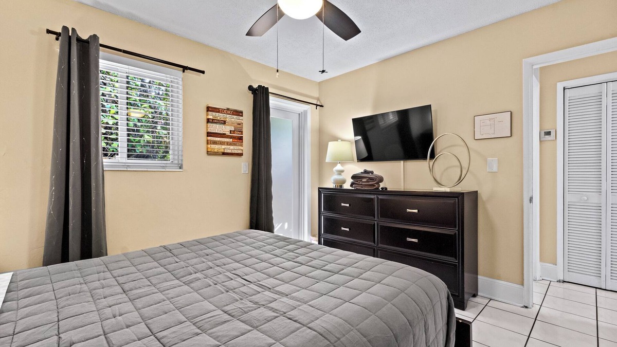 Middle River Terrace Condo | Unit 2 - Cozy apartment in Fort Lauderdale
