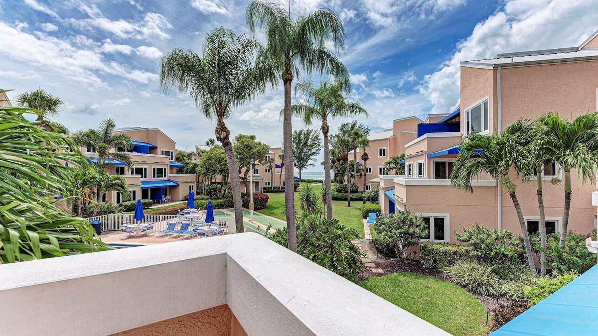 Longboat Key Condo | Unit #210 Sand Cay Beach Resort Pool and Garden View