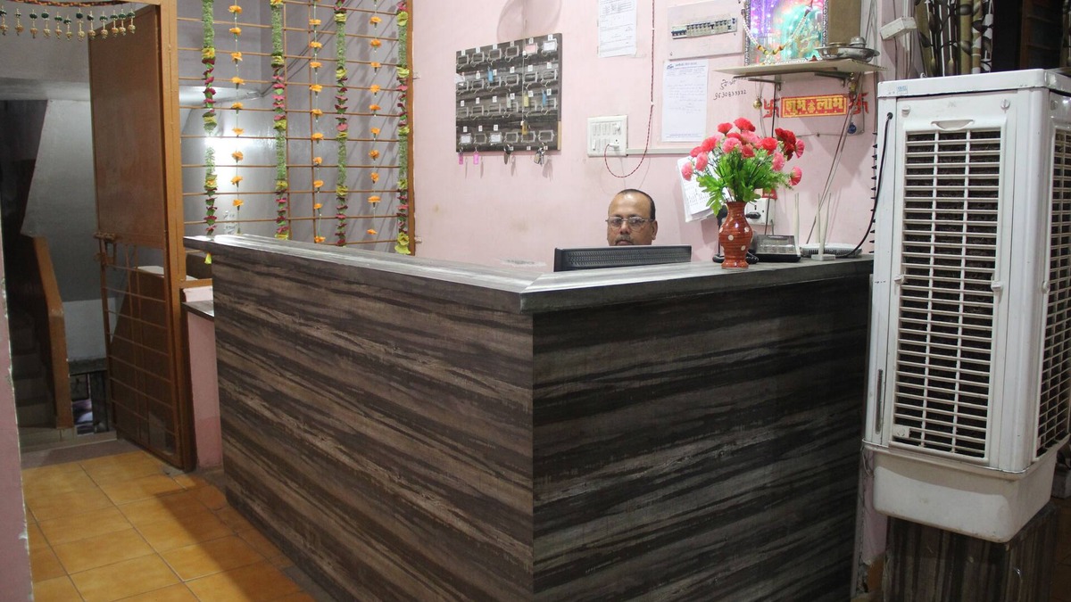 Jabalpur House | Unit 6 Beautiful and clean rooms to stay