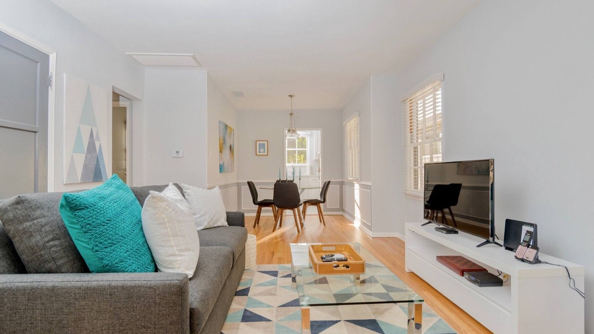 Burbank Apartment | Universal Hideaway