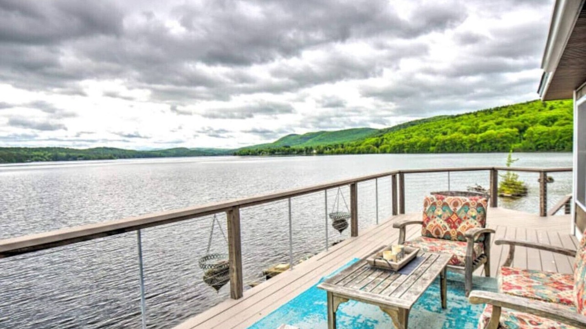 Enfield House | Unmatched Lakefront Home