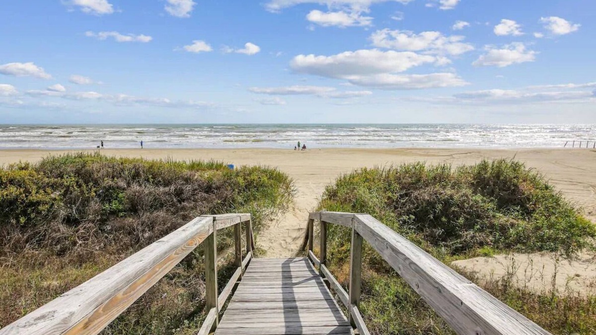 Galveston House | Unobstructed Front Row, Private Boardwalk to the beach! Pet friendly, Sleeps 20