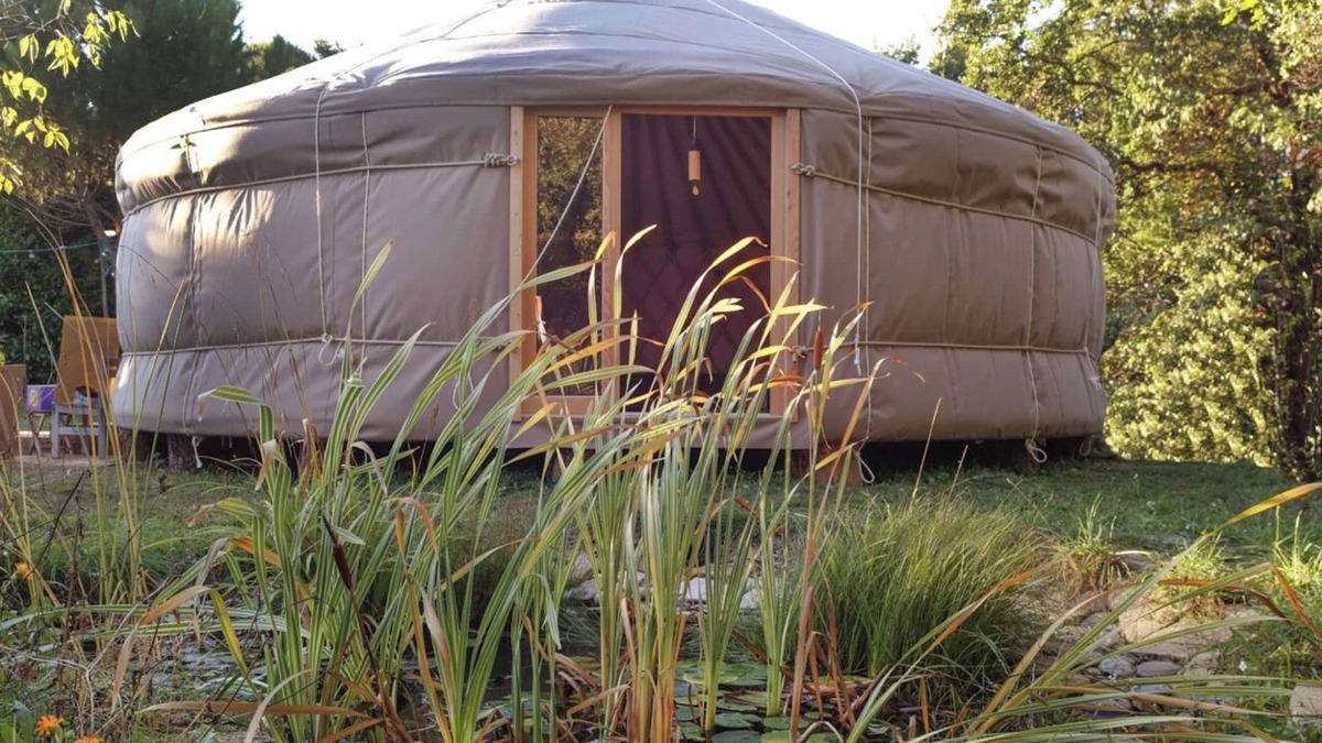 Lauris Cabin | Unusual night in a Luberon Provence pool yurt
