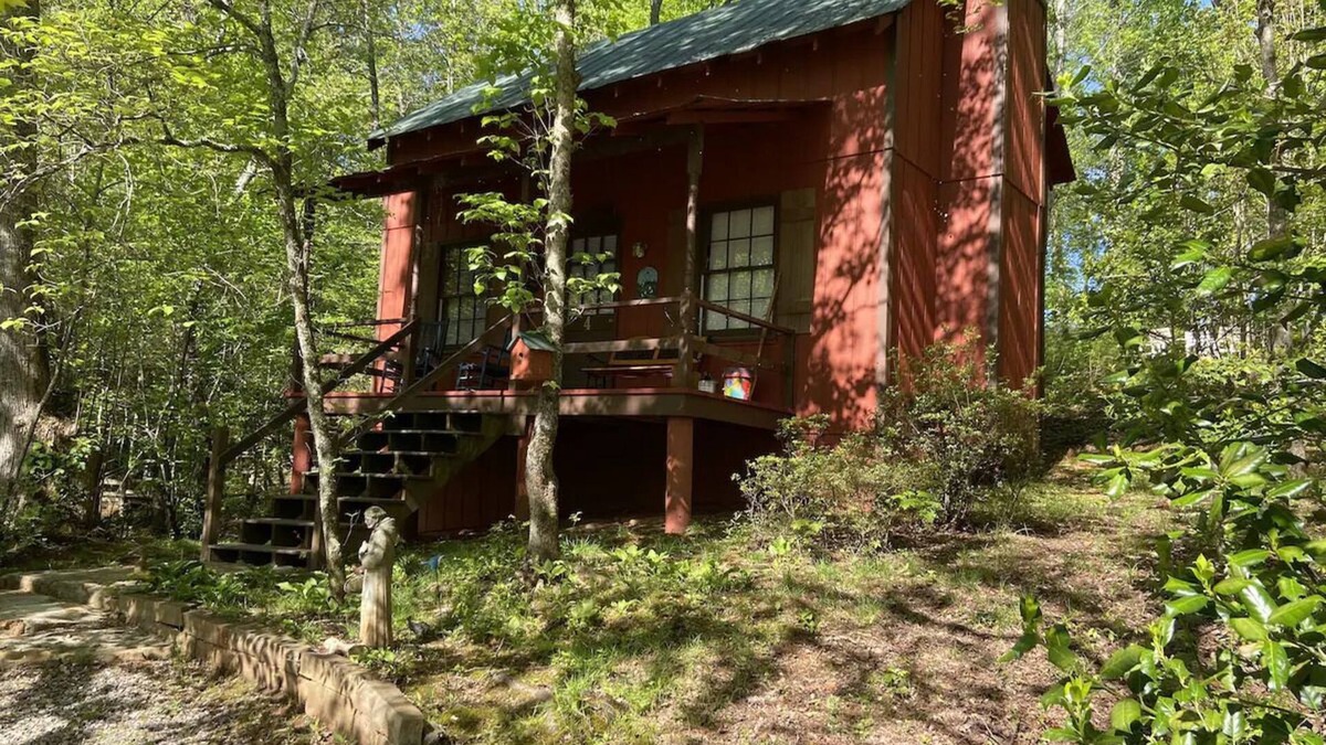 Blairsville Cabin | Unwind in a Pet-Friendly Cabin near Helen, Blue Ridge & Appalachian Trail