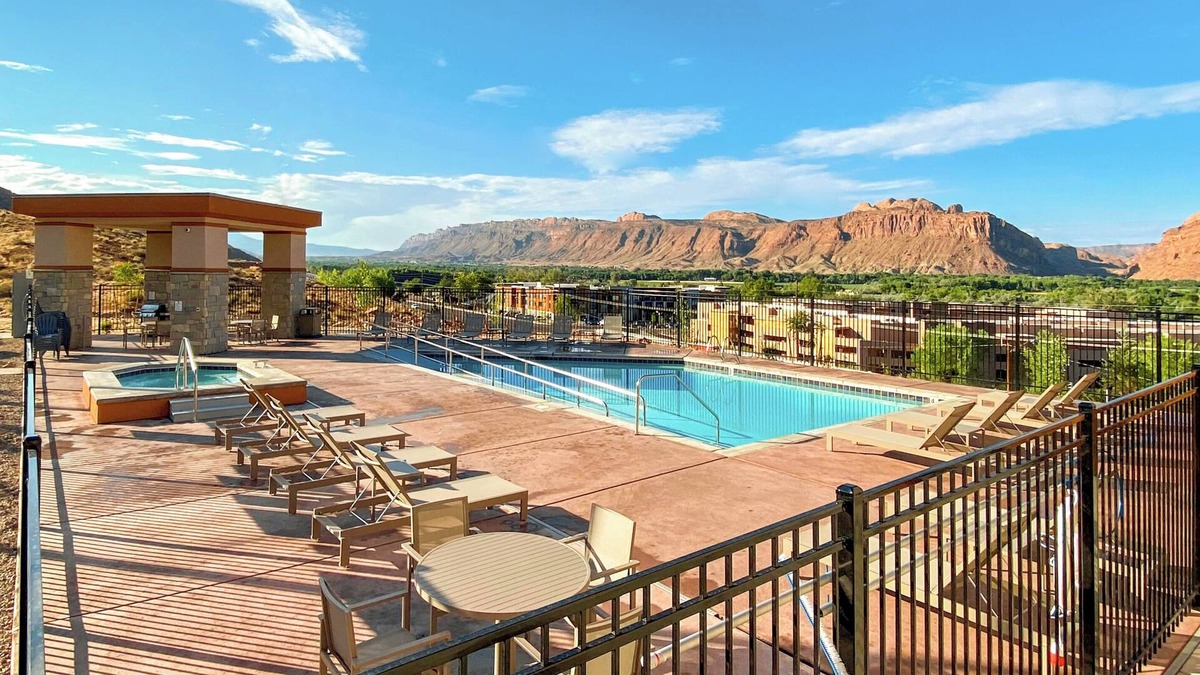 Moab Hotel | Unwind in a Spacious Room with Kitchen, Pet-Friendly, Free Parking
