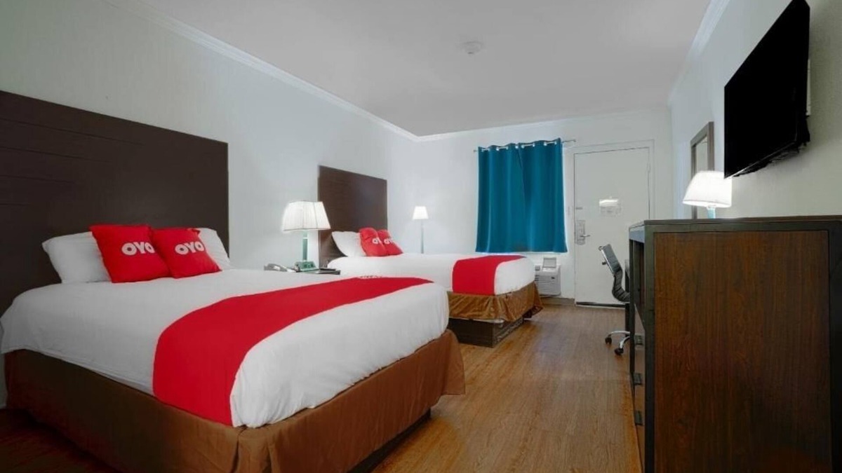 Kingsville Hotel | Unwind In A Unit With Pets Allowed Near Baffin Bay And King Ranch Museum