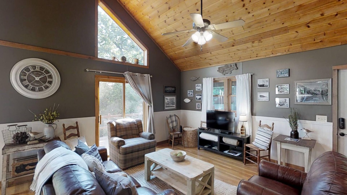 Tecumseh Cabin | Unwind & Refresh at Memories Made Cabin