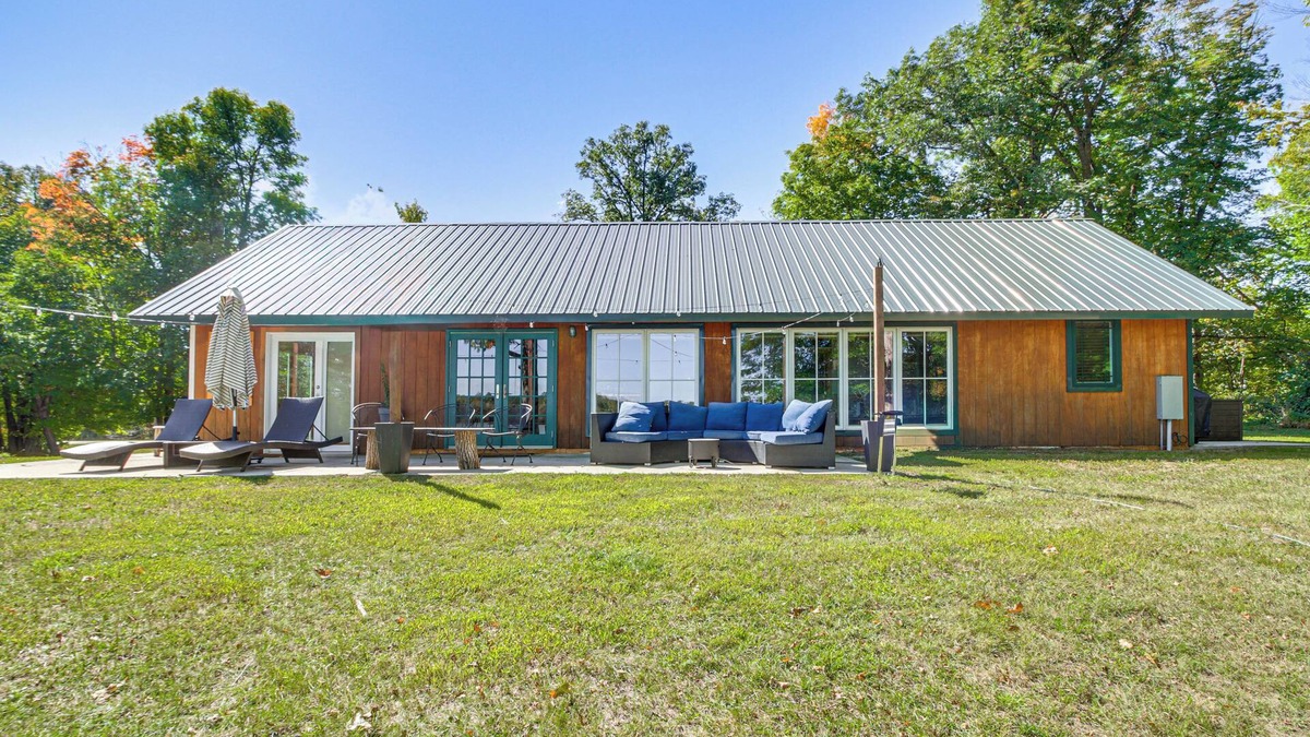 Parkers Prairie Cabin | Up North Long Lake Retreat on Private Peninsula!