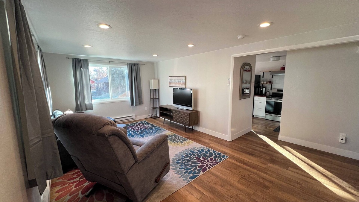Lafayette Apartment | Updated 2-bedroom 1bth apartment near downtown Lafayette with WiFi, AC