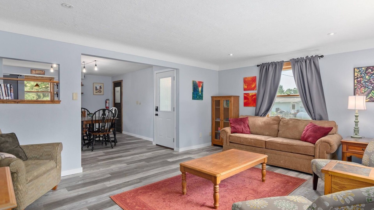 Pepin Apartment | Updated 2 Bedroom by Wedding Venues w/Bonfire