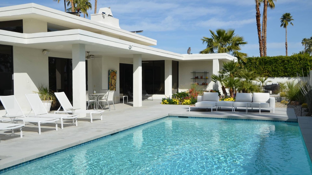 Indian Canyon House | Updated 3,700 sq feet Contemporary Home