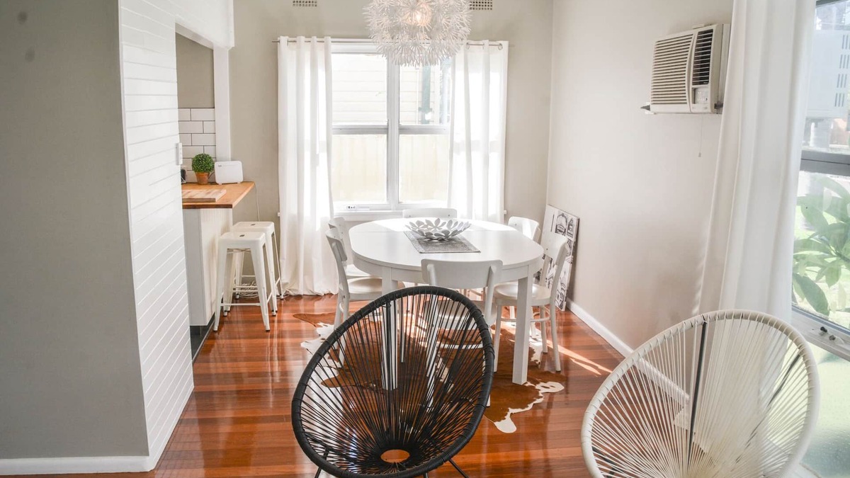 Oxley Park House | Updated 3-Bedroom Home + Parking | 5 Mins to M4 & Western Sydney Hub