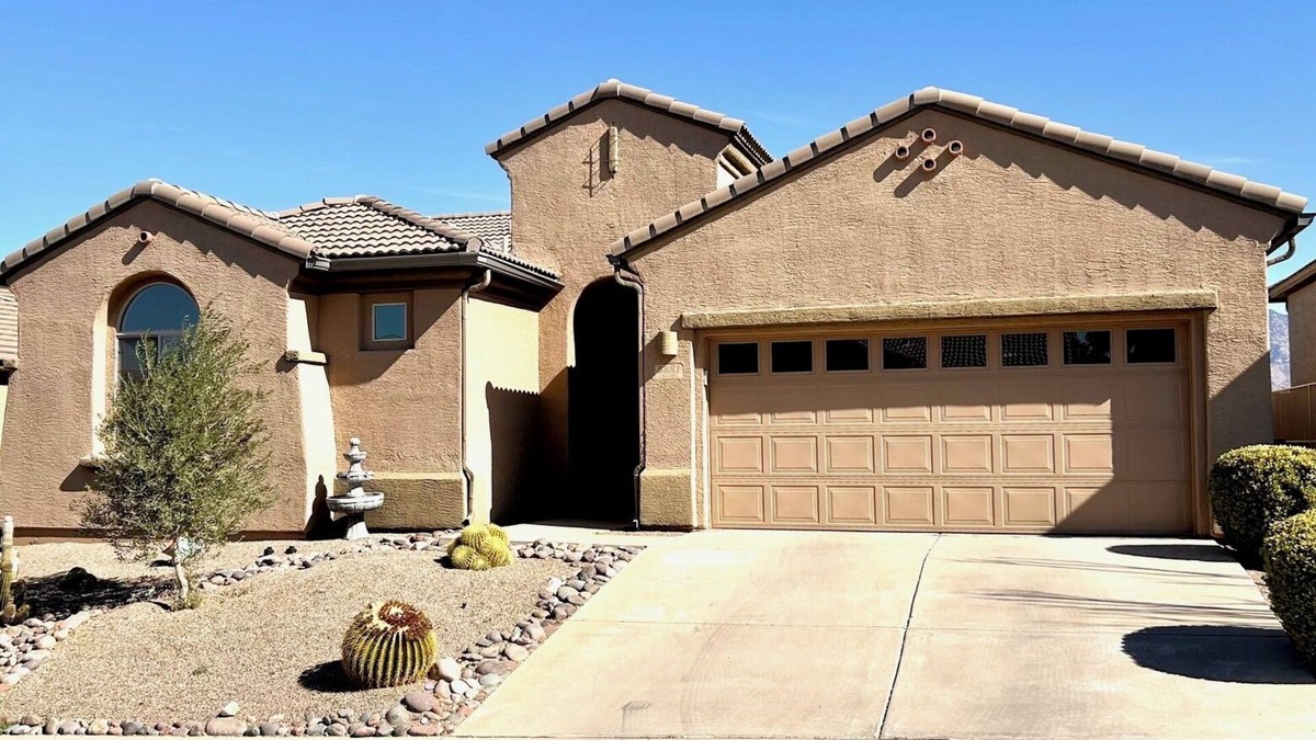 Canoa Ranch House | Updated 3-Bedroom House with AC, WiFi in Green Valley with Spectacular Views