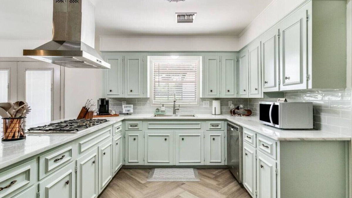Crowley House | Updated 3BR escape in Crowley