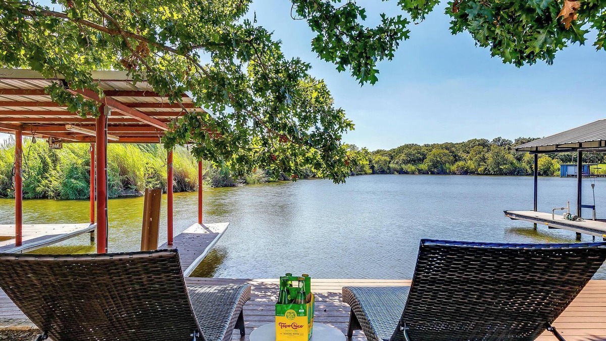 Granbury House | Updated 4BR Lakefront w/Hot Tub, Dock & Fire Pit