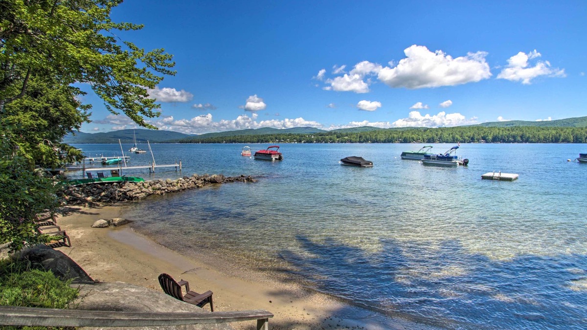 Bristol House | Updated Bristol Lakehouse w/Kayaks & Beach Access