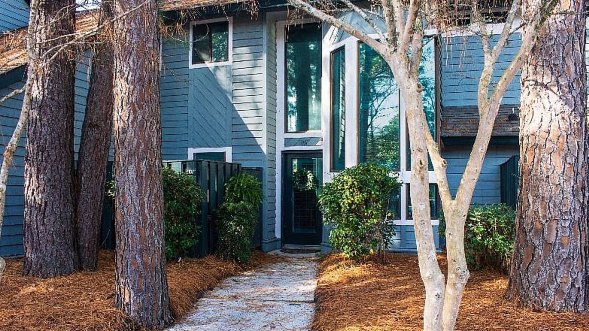 Snee Farm Condo | Updated Condo centrally locatedn
