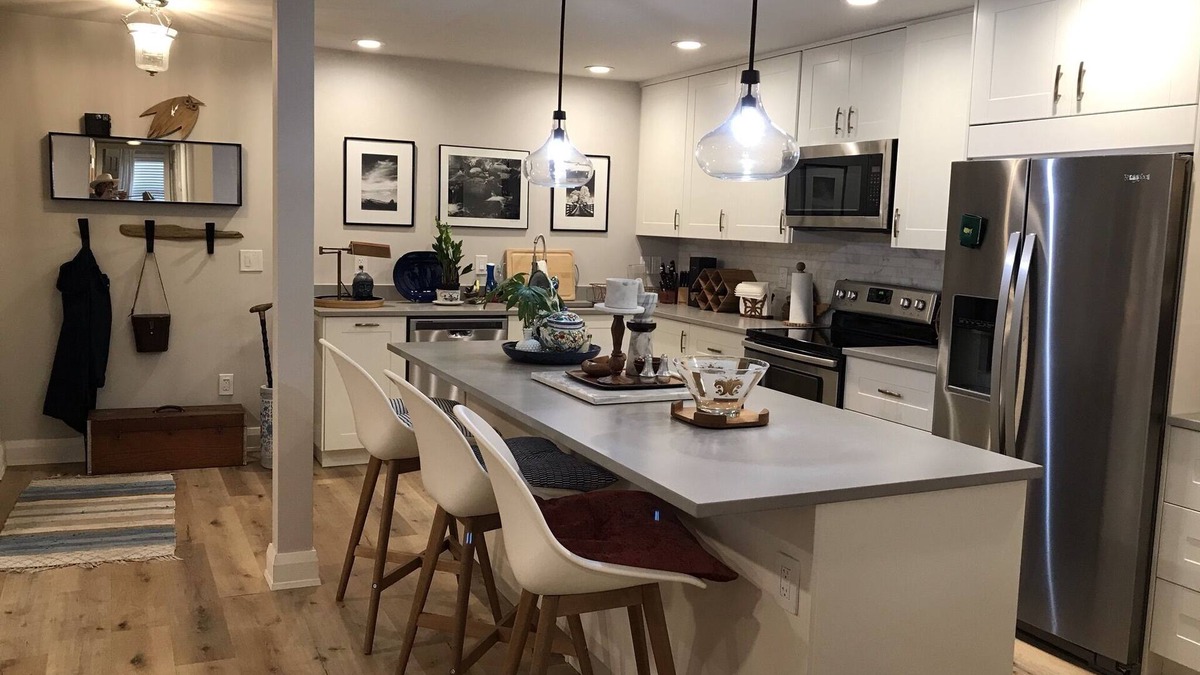 Myers Park Condo | Updated condo in walkable Myers Park