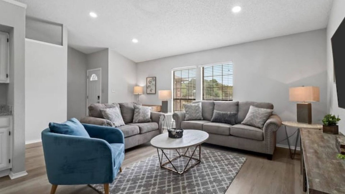 Denton House | Updated Denton 3 Bed 2 Bath