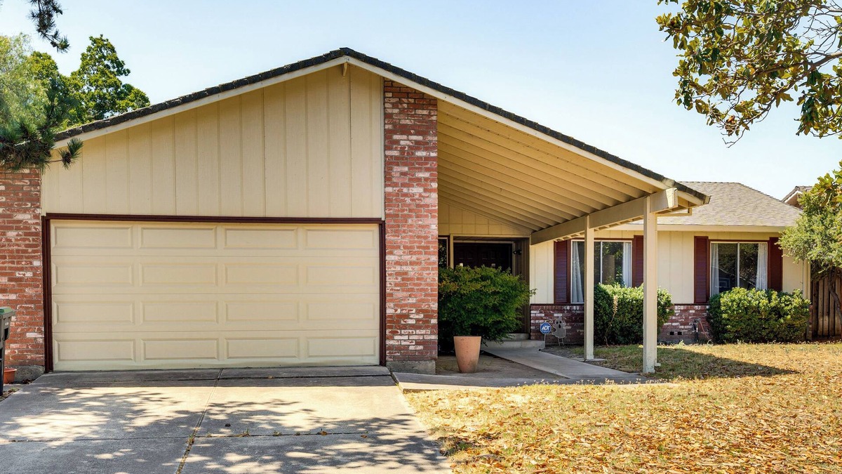 Stockton House | Updated Home in Suburbs - 10 Mi to Dtwn Stockton!