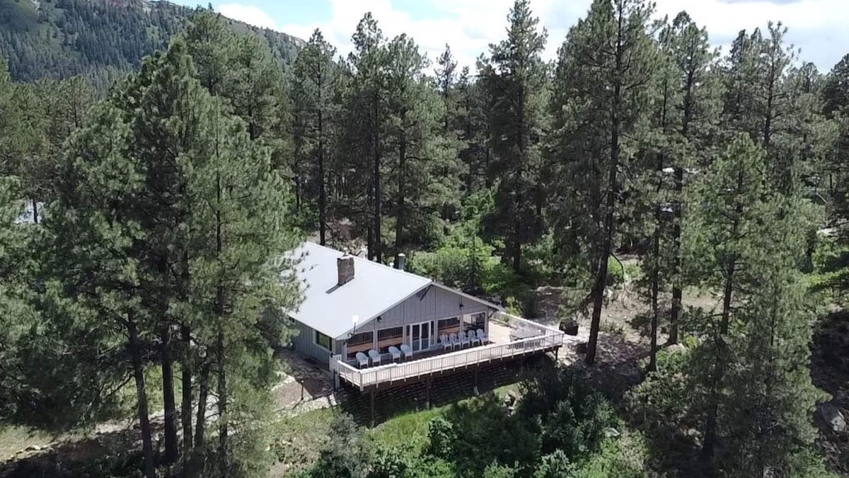 Durango - Purgatory House | Updated Home on 2 Acres - 15 Minutes to Downtown Durango - Huge Deck w/Views